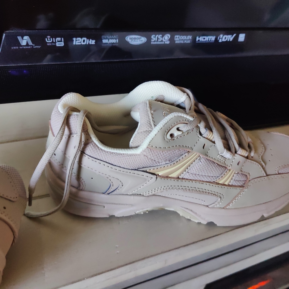 Bionic sneakers - Picture 3 of 6